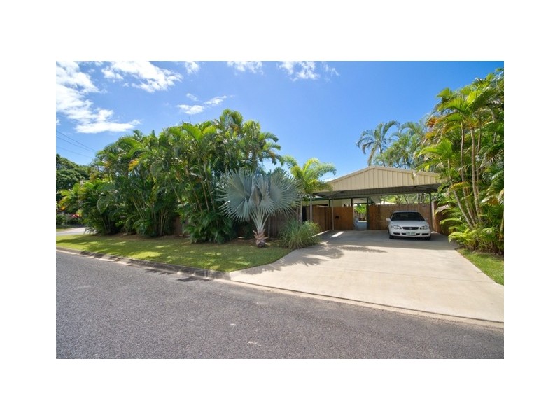 2 Satellite Street, Clifton Beach QLD 4879