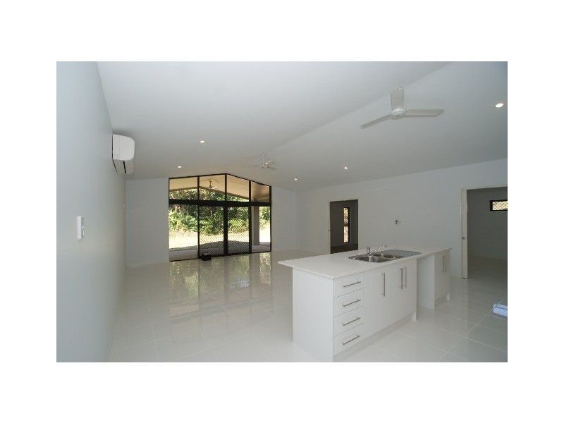 9 Megalong Close, Trinity Beach QLD 4879