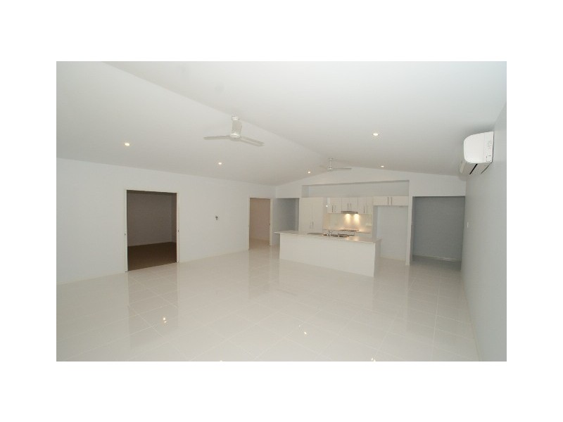 9 Megalong Close, Trinity Beach QLD 4879