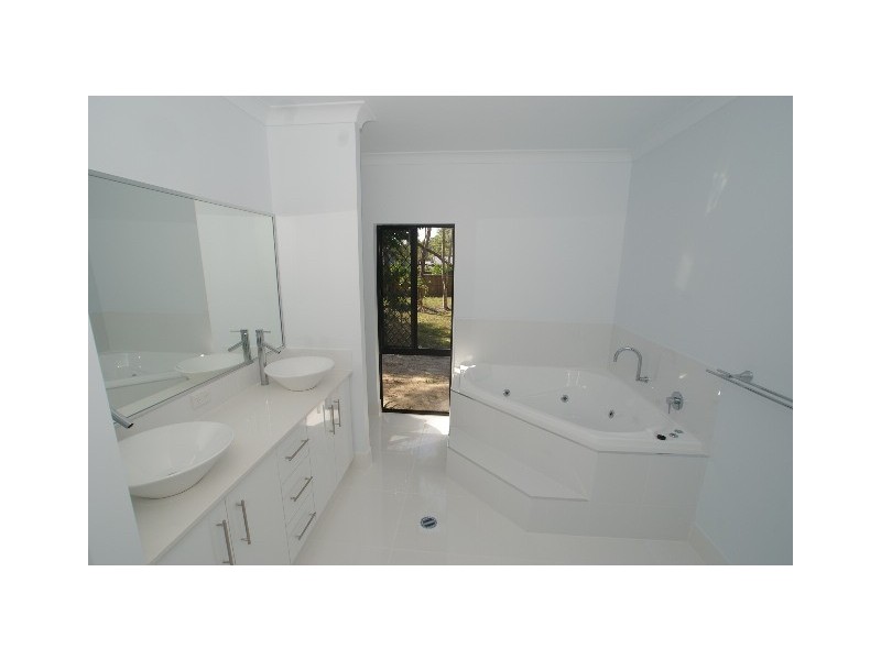 9 Megalong Close, Trinity Beach QLD 4879