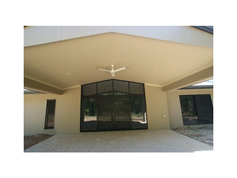 9 Megalong Close, Trinity Beach QLD 4879