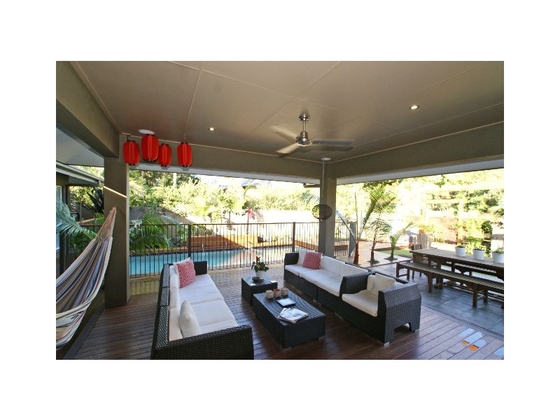 12 Muller Street, Palm Cove QLD 4879