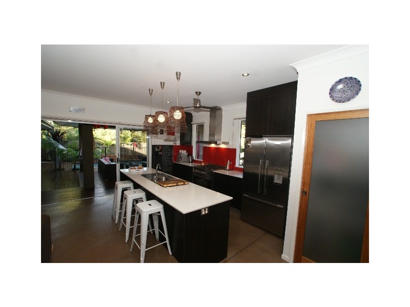 12 Muller Street, Palm Cove QLD 4879