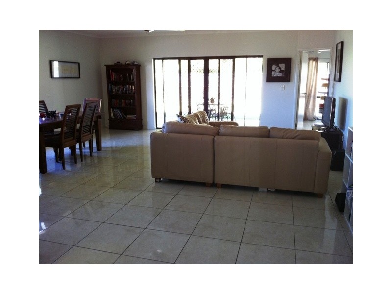 16 Hideaway Close, Palm Cove QLD 4879