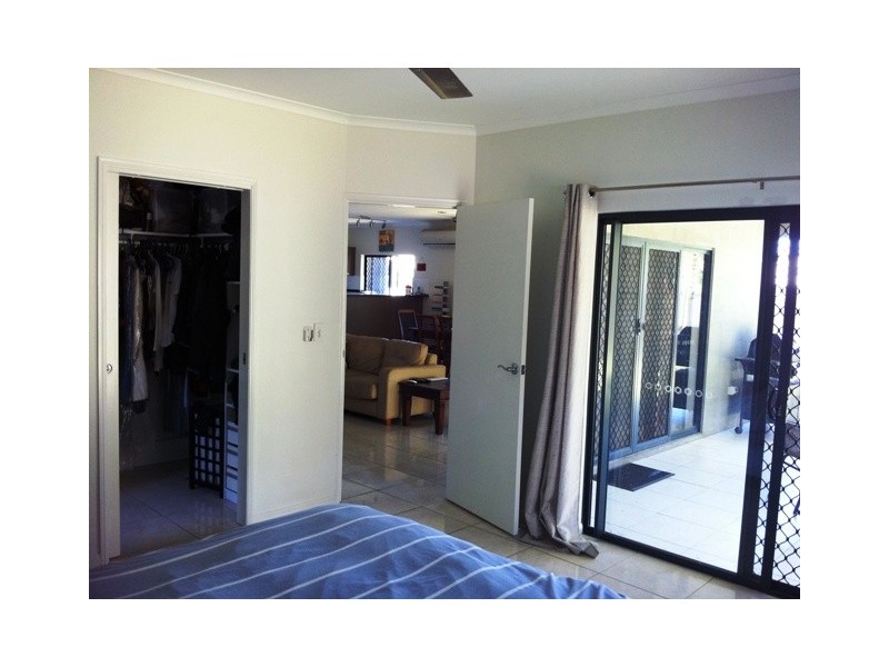 16 Hideaway Close, Palm Cove QLD 4879