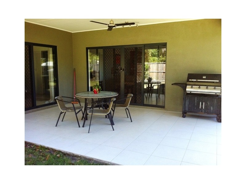 16 Hideaway Close, Palm Cove QLD 4879