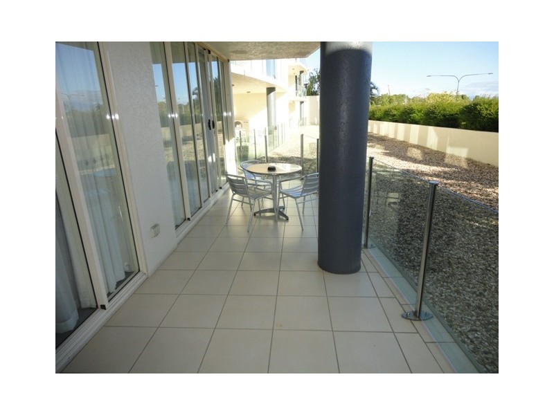 201/6 Lake Street, Cairns QLD 4870