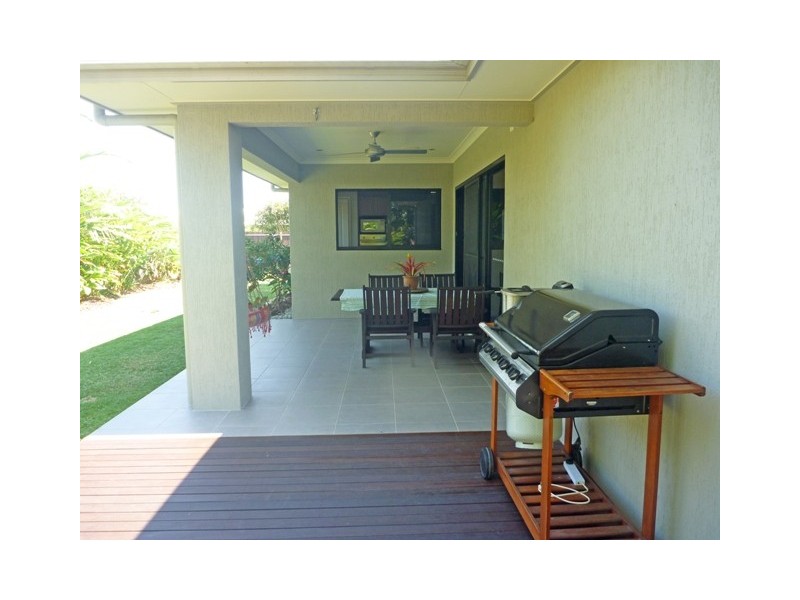 15 Vetiver Street, Trinity Park QLD 4879