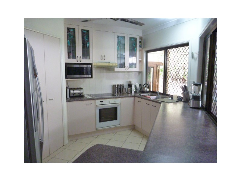 9 Nimba Close, Smithfield QLD 4878