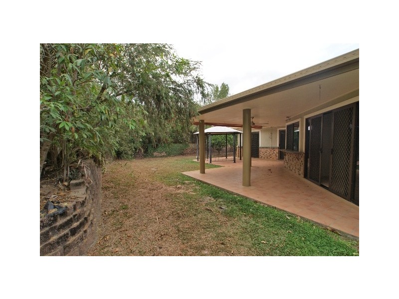 9 Nimba Close, Smithfield QLD 4878