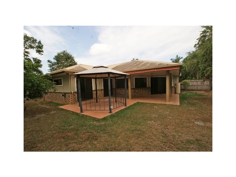 9 Nimba Close, Smithfield QLD 4878