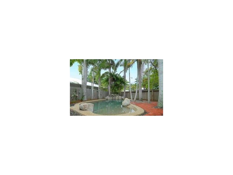 11 McAlister Place, Smithfield QLD 4878