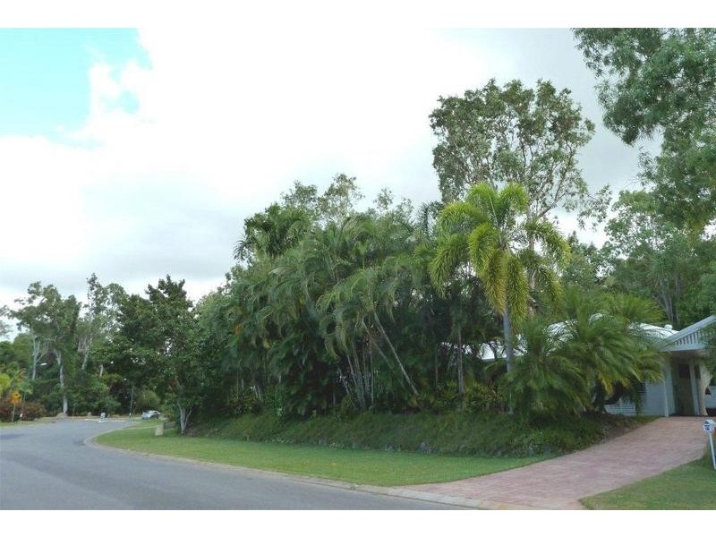 27 Yule Avenue, Clifton Beach QLD 4879