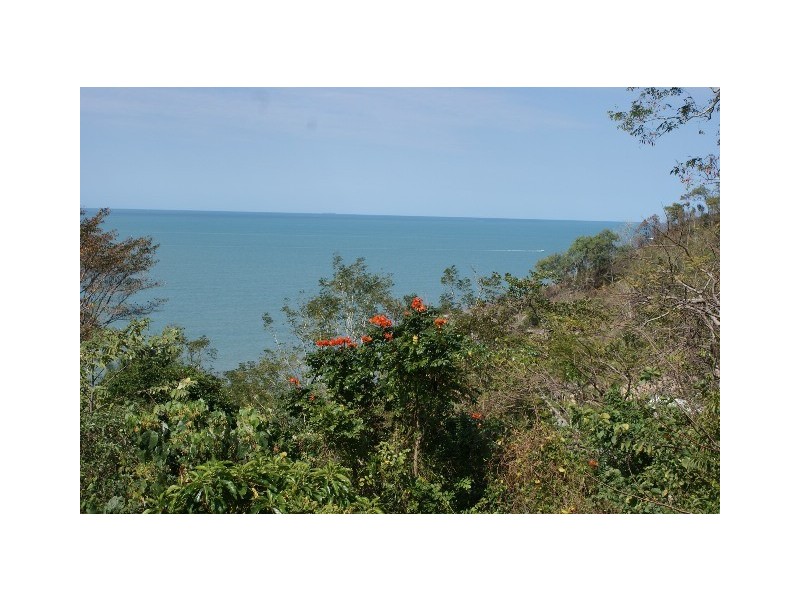 20 Moore Street, Trinity Beach QLD 4879
