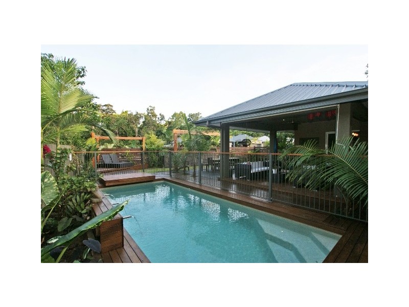 12 Muller Street, Palm Cove QLD 4879