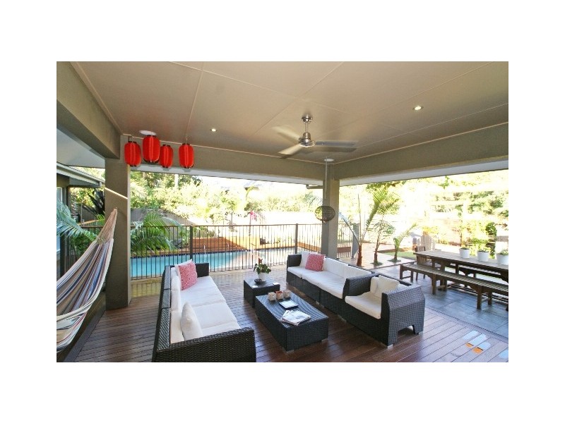 12 Muller Street, Palm Cove QLD 4879