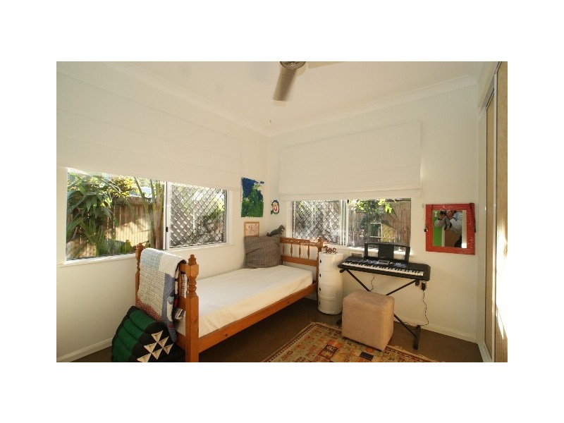 12 Muller Street, Palm Cove QLD 4879