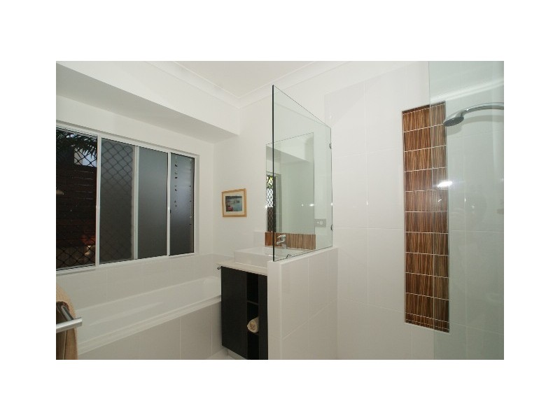 12 Muller Street, Palm Cove QLD 4879