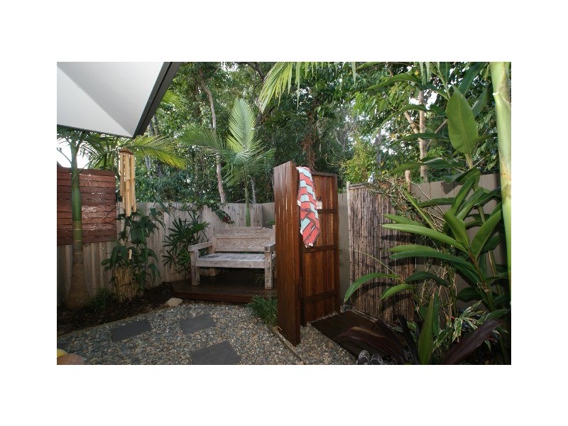 12 Muller Street, Palm Cove QLD 4879