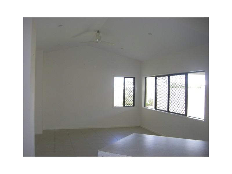25 Seton Street, Trinity Park QLD 4879