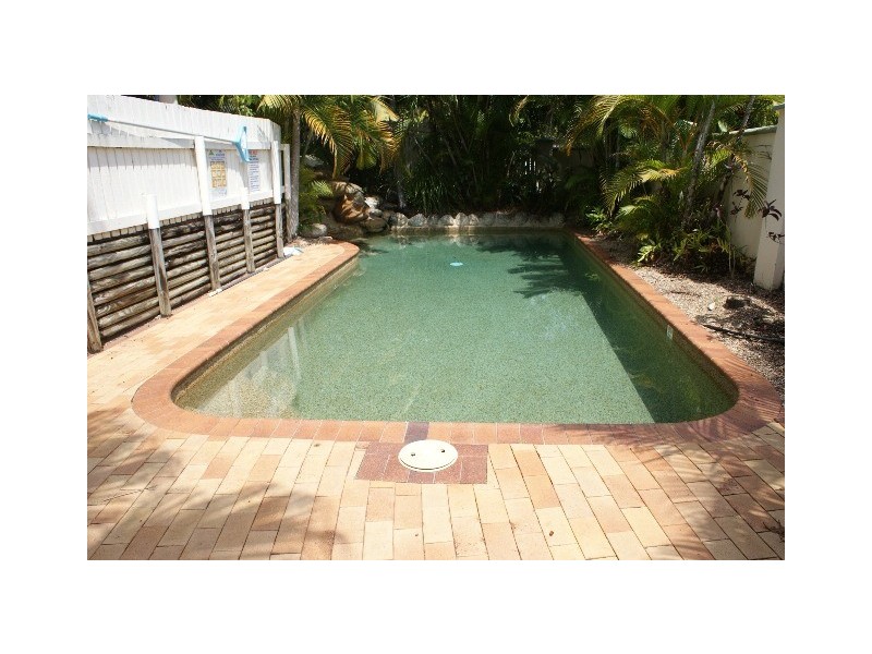 8/100 Moore Street, Trinity Beach QLD 4879