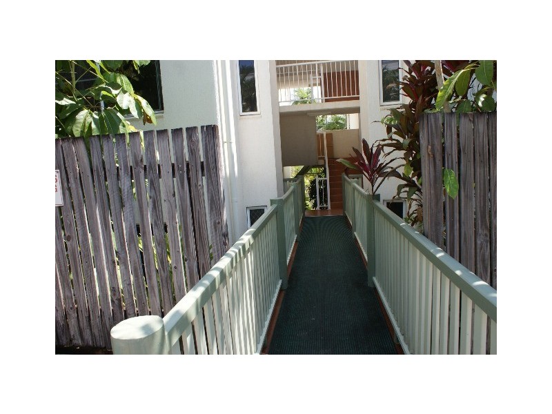 8/100 Moore Street, Trinity Beach QLD 4879