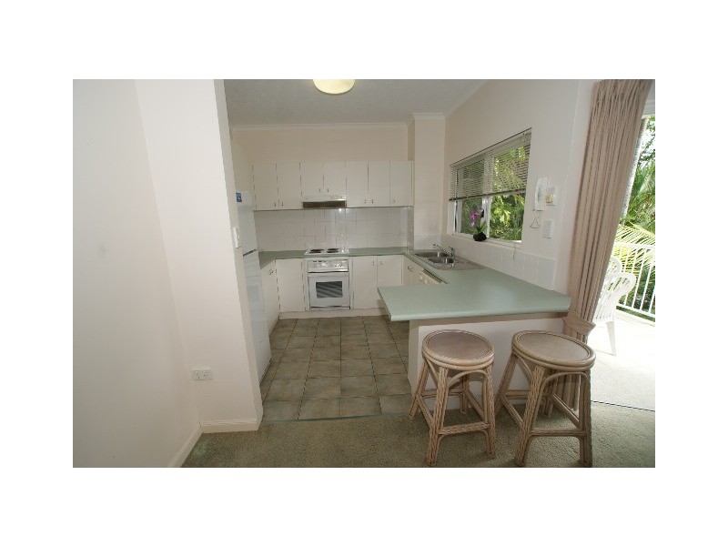 8/100 Moore Street, Trinity Beach QLD 4879