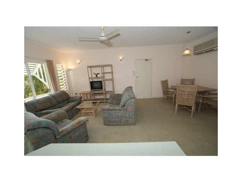 8/100 Moore Street, Trinity Beach QLD 4879