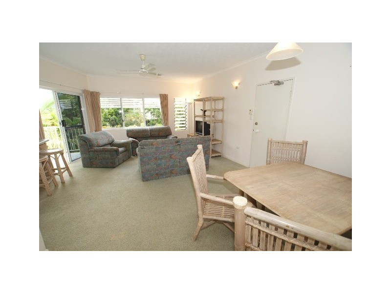 8/100 Moore Street, Trinity Beach QLD 4879