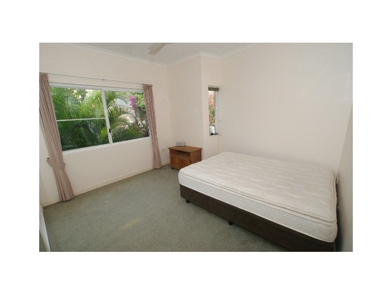 8/100 Moore Street, Trinity Beach QLD 4879
