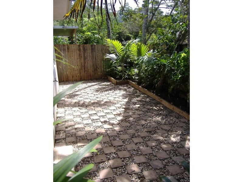 8 Rainy Mountain Place, Smithfield QLD 4878