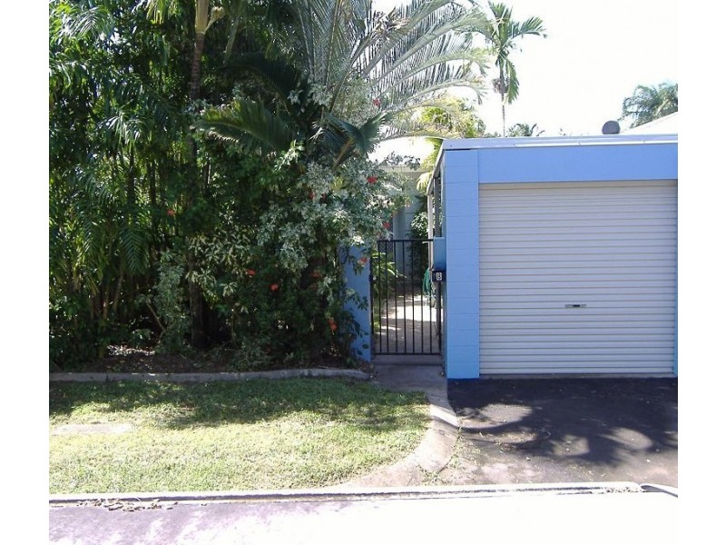 8 Rainy Mountain Place, Smithfield QLD 4878