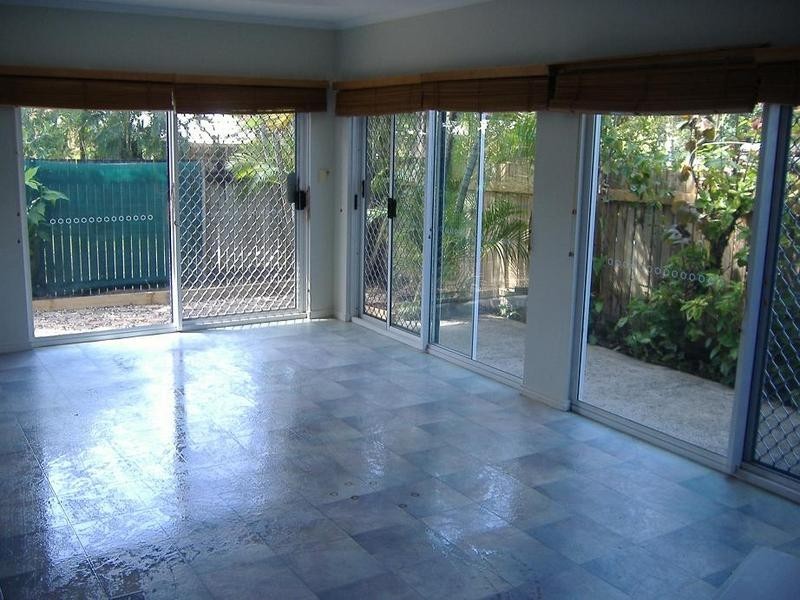 8 Rainy Mountain Place, Smithfield QLD 4878