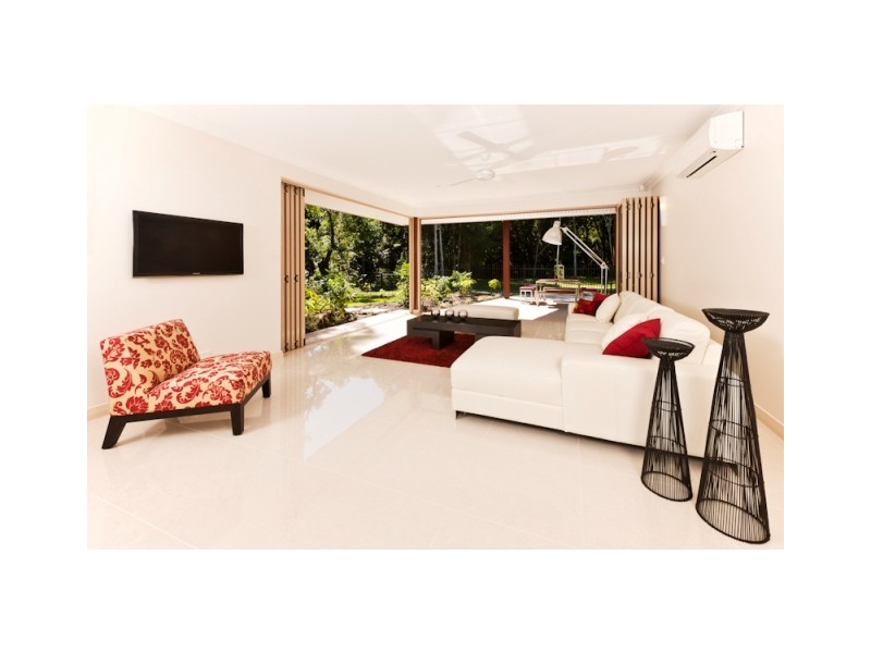21 Litara Court, Palm Cove QLD 4879