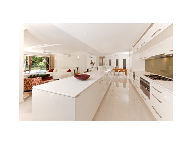 21 Litara Court, Palm Cove QLD 4879