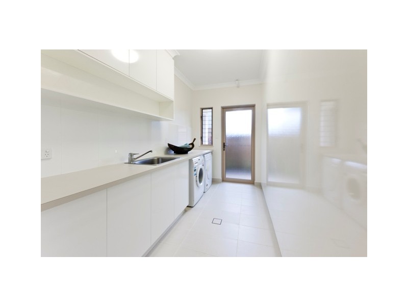 21 Litara Court, Palm Cove QLD 4879