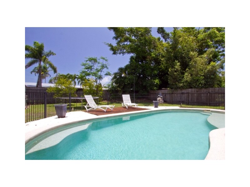 8 Hood Street, Trinity Park QLD 4879