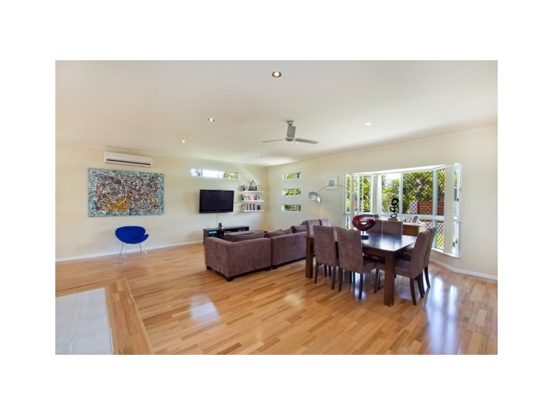 8 Hood Street, Trinity Park QLD 4879