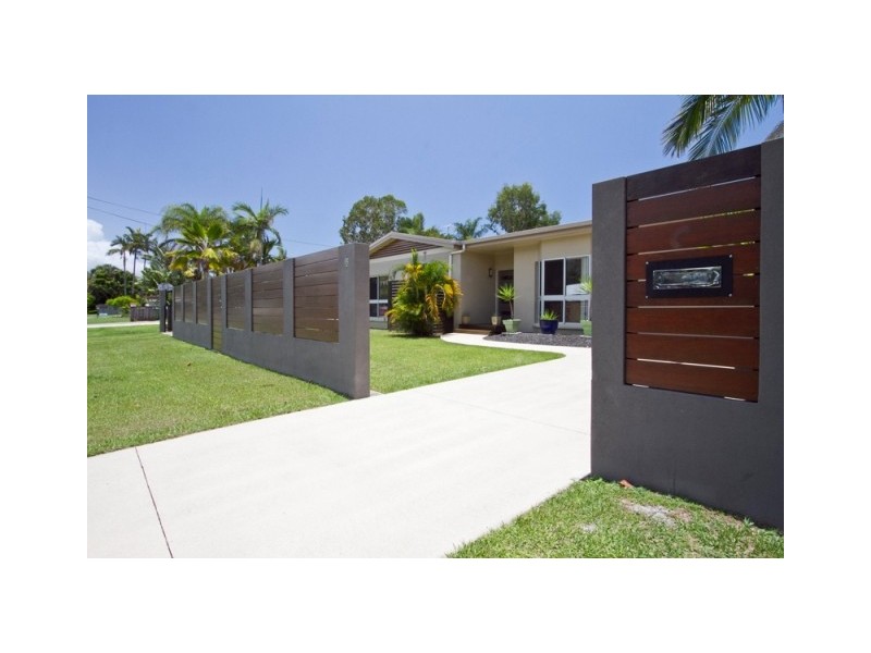 8 Hood Street, Trinity Park QLD 4879