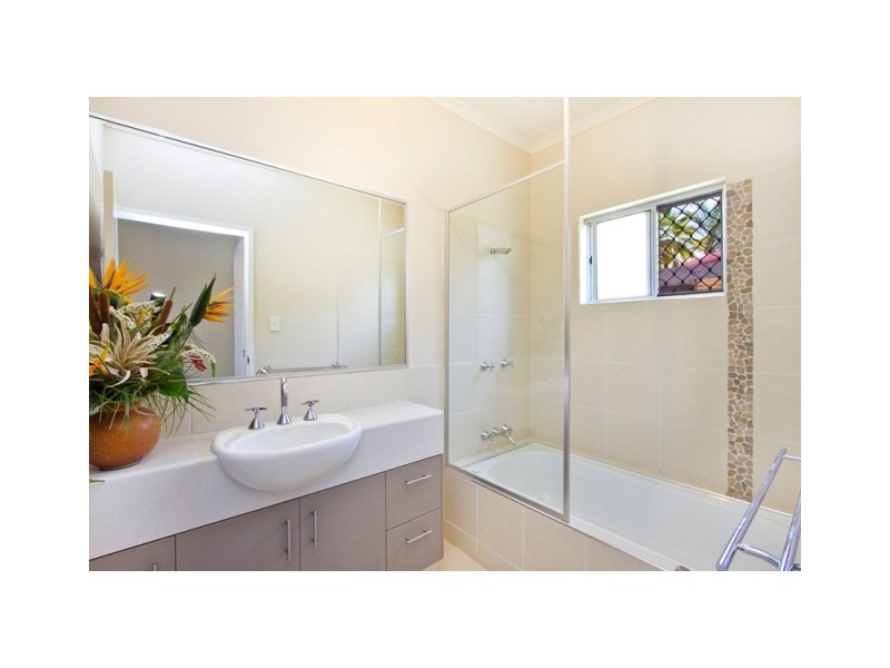 8 Hood Street, Trinity Park QLD 4879