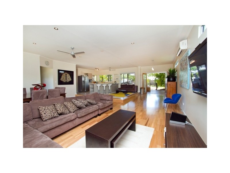 8 Hood Street, Trinity Park QLD 4879