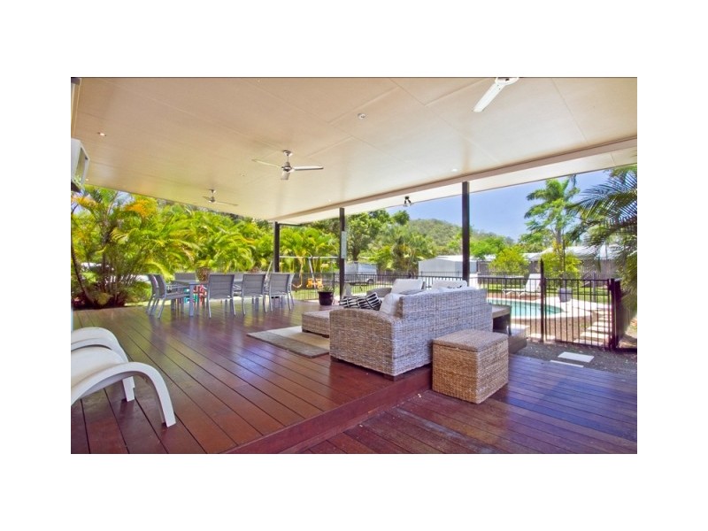 8 Hood Street, Trinity Park QLD 4879