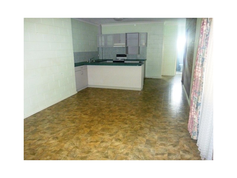 2/513 Varley Street, Yorkeys Knob QLD 4878