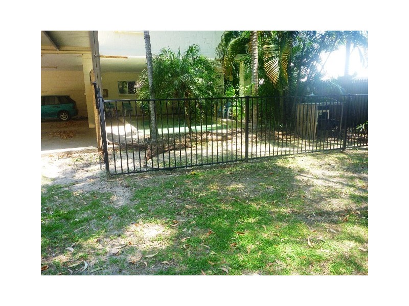 2/513 Varley Street, Yorkeys Knob QLD 4878
