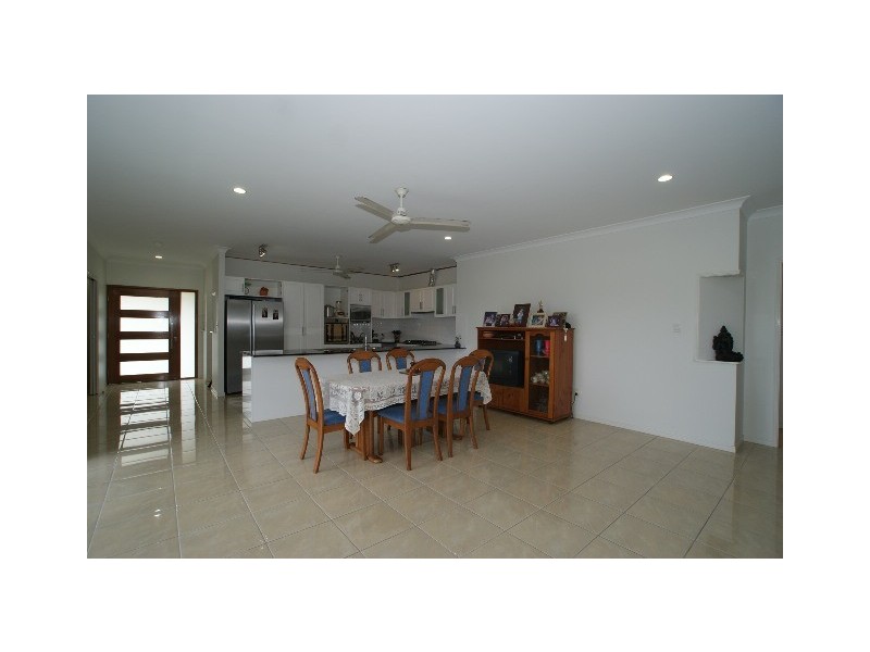 7 Floreat Close, Kewarra Beach QLD 4879