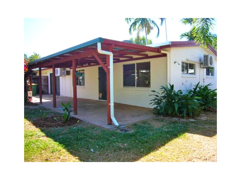 2/7 Corinda Close, Trinity Beach QLD 4879