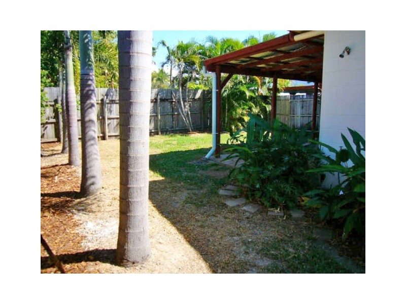 2/7 Corinda Close, Trinity Beach QLD 4879