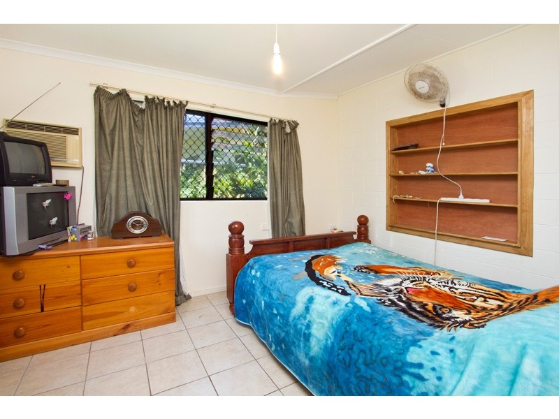 8 Sussex Street, Trinity Park QLD 4879