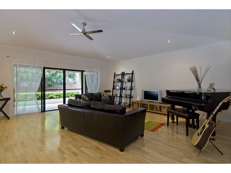 40 Lagoon Drive, Trinity Beach QLD 4879