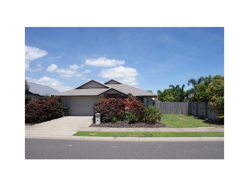 20 Moojeeba Way, Trinity Park QLD 4879